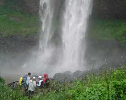 Atitude Ecologia e Turismo - Caminhadas e Rapel